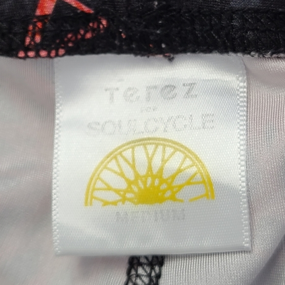 SOULCYCLE x TEREZ Girls "Wheels & Hearts" Capri - Picture 5 of 6